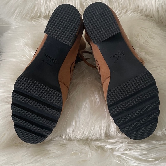 Sorel lace up boots 3" heel sz 8.5 - Picture 5 of 7